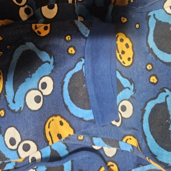 Lot of 4 pairs of pajama pants. - Picture 2 of 8